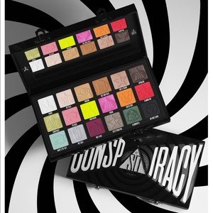 IN HAND Jeffree StarxShane Dawson Conspiracy Palle